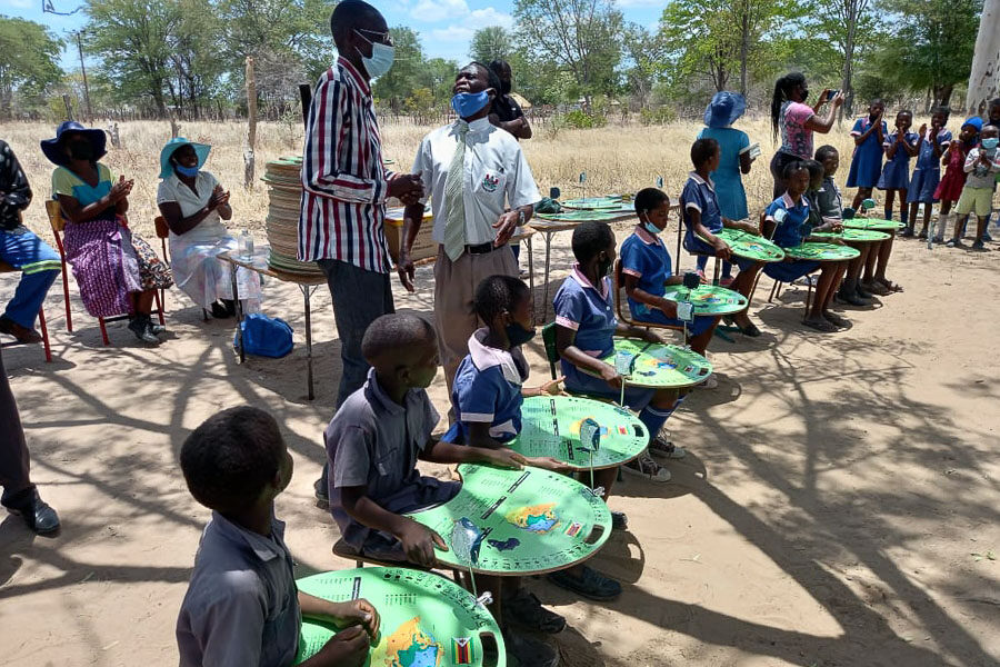 2021 11 19 Lapdesks at Mzola 27 Primary School10
